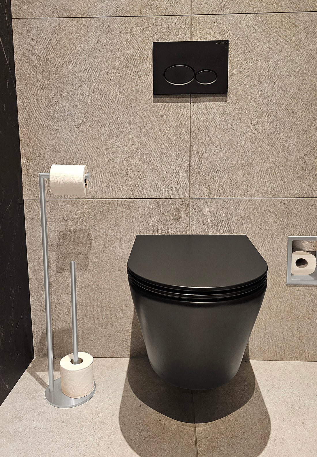 Wiesbaden Alonzo toiletrolhouder met reserverolhouder vrijstaand Chroom - sfeerbeeld