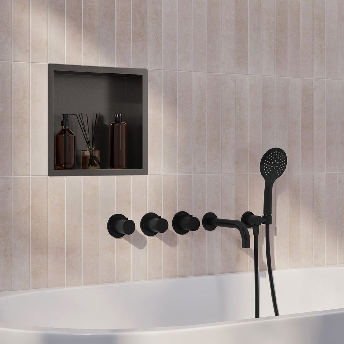Wiesbaden Caral inbouw badthermostaatset met 2 stopkranen, baduitloop en 3-standen handdouche 20 cm Mat zwart - sfeerfoto set