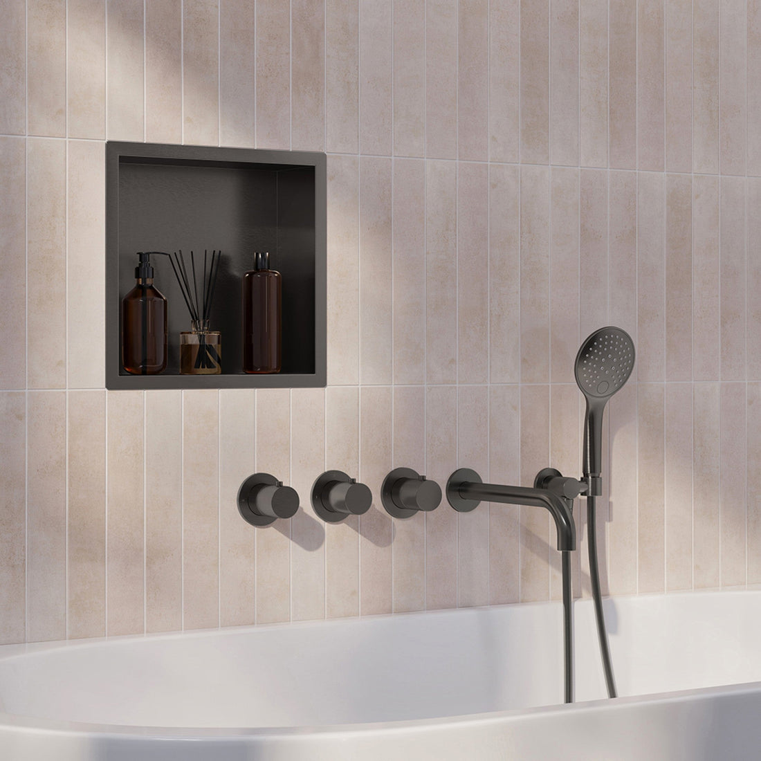 Wiesbaden Caral inbouw badthermostaatset met 2 stopkranen, baduitloop en 3-standen handdouche 25 cm Gunmetal - sfeerfoto set