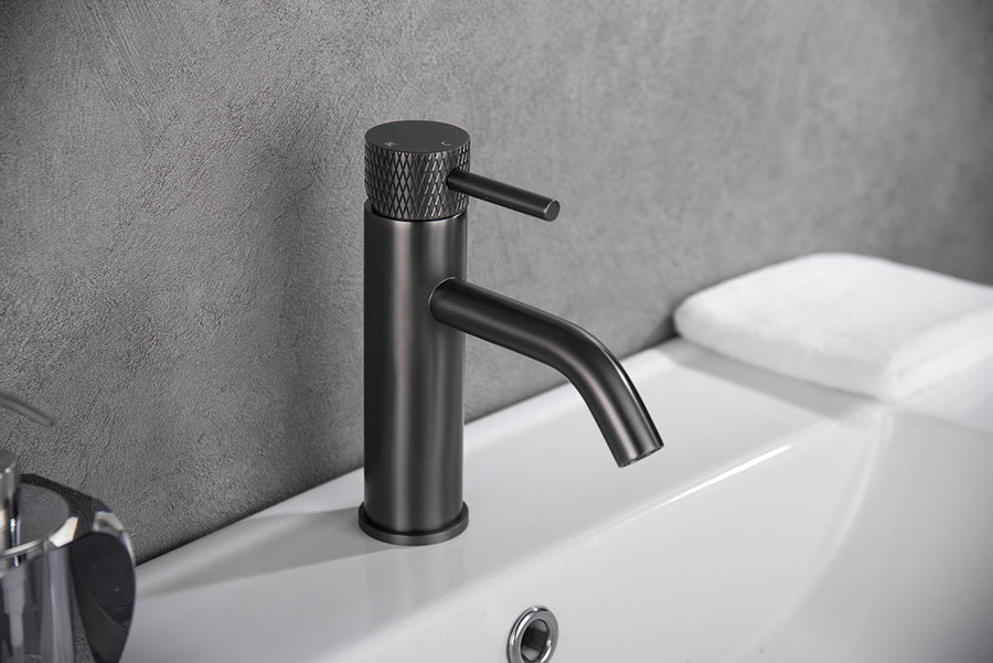 Ribbd wastafelkraan met coldstart gunmetal PVD