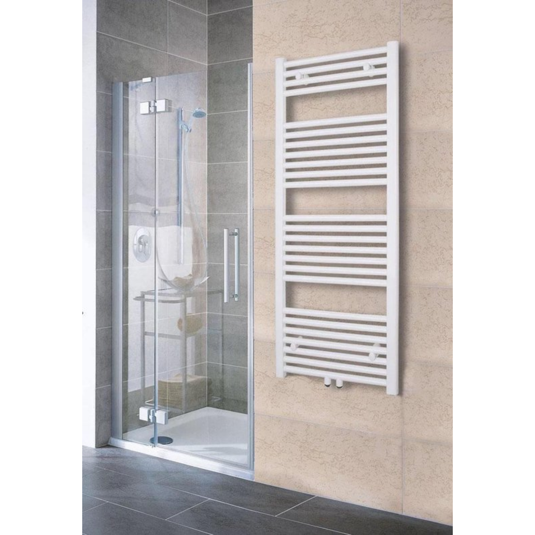Belrad badkamerradiator middenaansluiting wit – sfeerfoto badkamer
