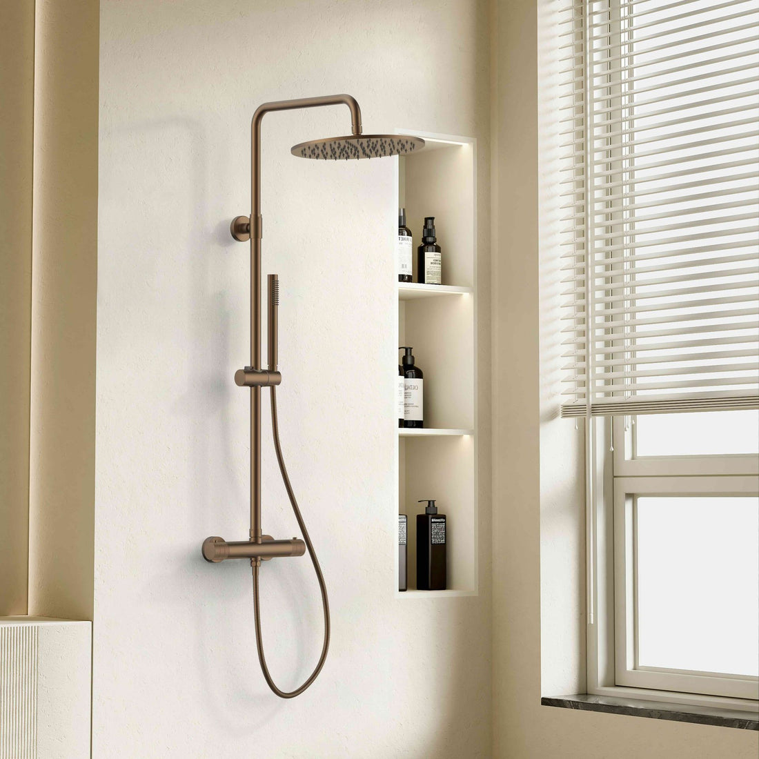 Aloni Stria regendoucheset thermostatisch bruin brons sfeerfoto