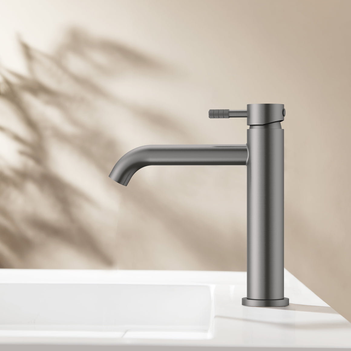 Aloni Stria wastafelmengkraan gunmetal sfeerfoto
