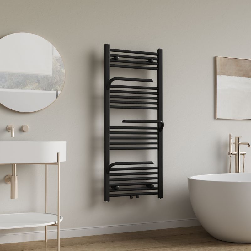 BELRAD handdoekradiator mat zwart in badkamer