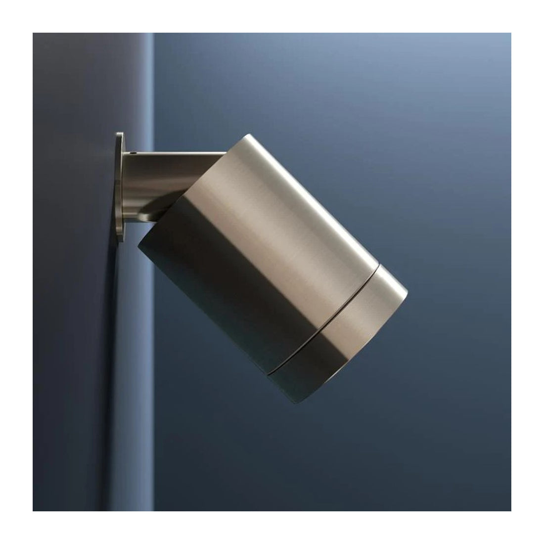 Hotbath Cobber CB470 Beam hoofddouche 3 standen met muurbevestiging sfeerfoto